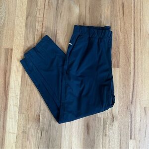 Black Vuori Ankle Pants